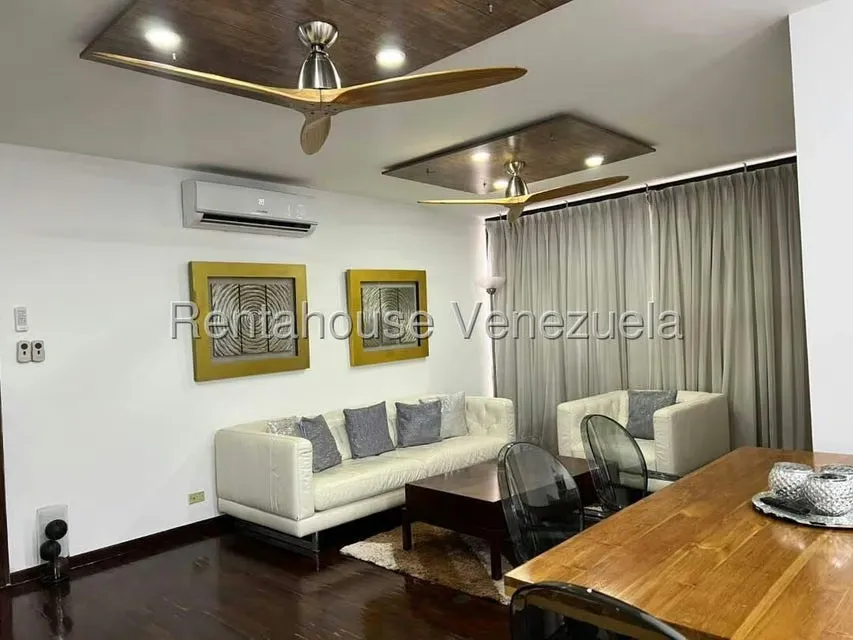 Apartamento (1 Nivel) en Venta en Los Palos Grandes, Distrito Metropolitano - 8