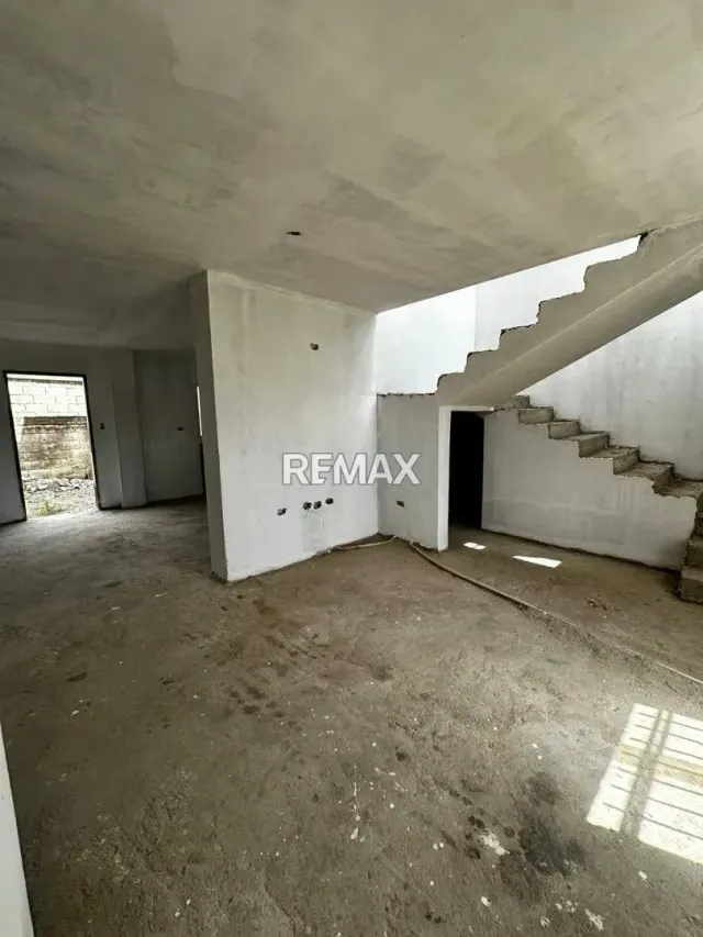 VENTA | Town House en Lienzo Gris en Urb. Las Orquídeas – San Joaquín de Turmero - 5