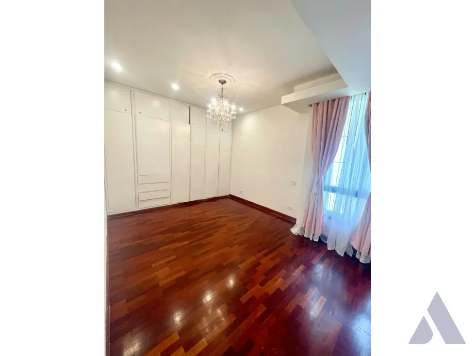 Alquilo apartamento en calle cerrada 385m2 Colinas del Tamanaco 4151 - 15
