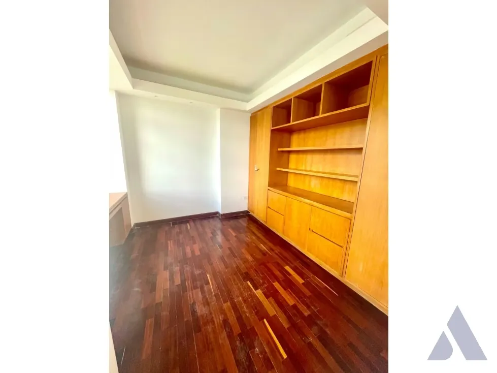 Alquilo apartamento en calle cerrada 385m2 Colinas del Tamanaco 4151 - 16