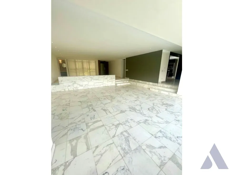 Alquilo apartamento en calle cerrada 385m2 Colinas del Tamanaco 4151 - 3