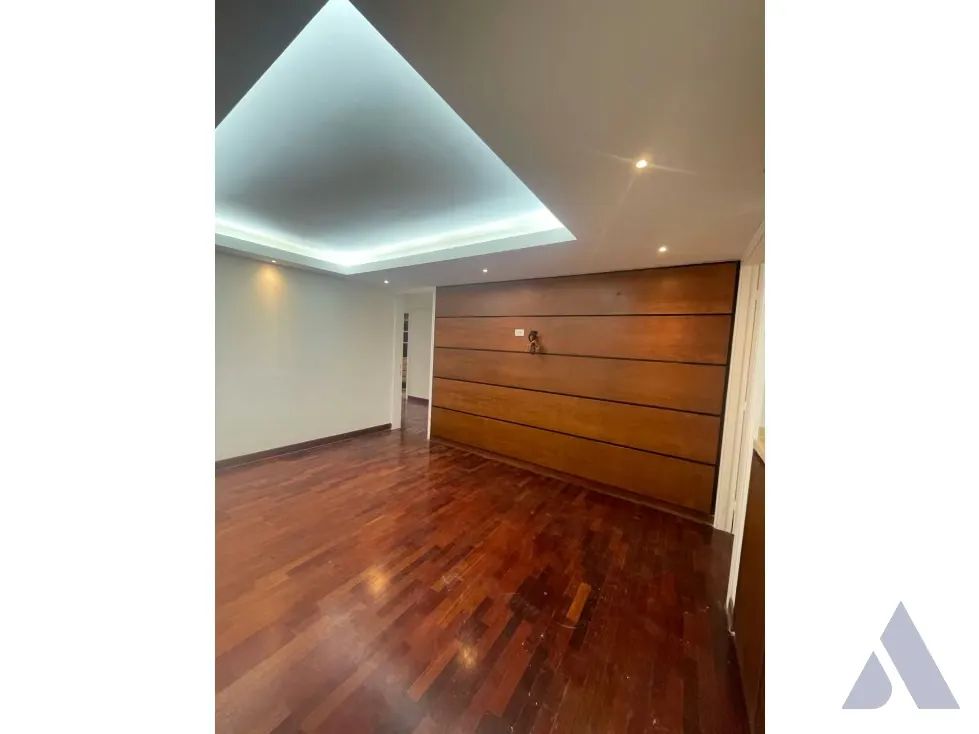 Alquilo apartamento en calle cerrada 385m2 Colinas del Tamanaco 4151 - 8