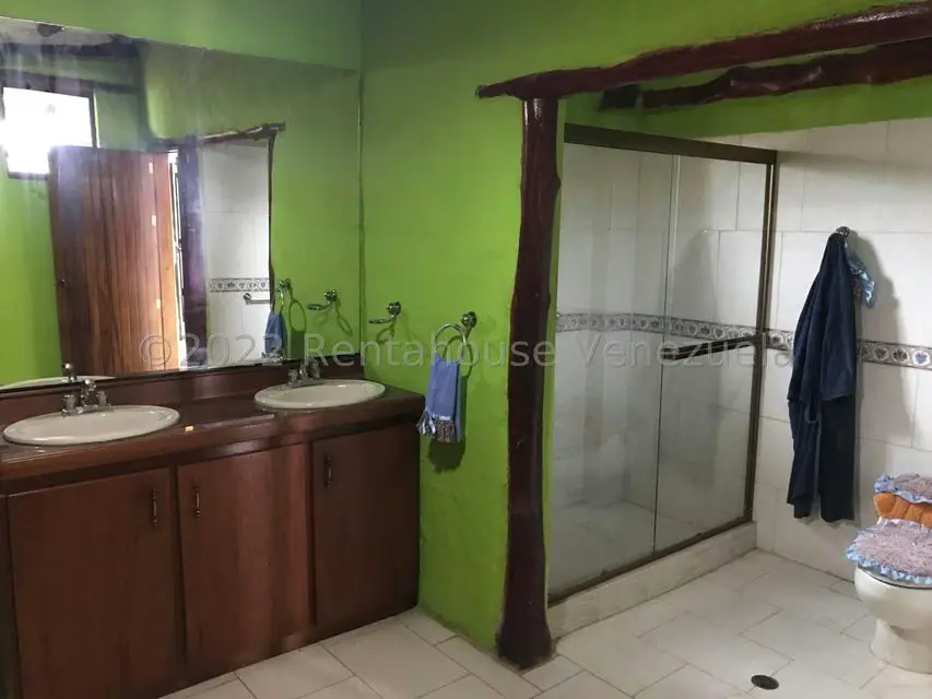 Casa (Multipes Niveles) en Venta en Oripoto, Distrito Metropolitano - 35