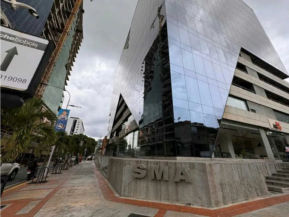 Se alquila oficina 56m2 Las Mercedes Torre SMA 6998