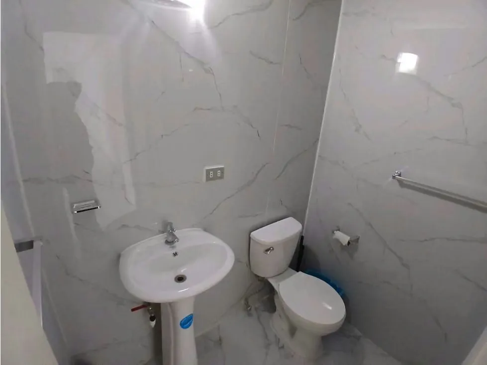 VENDO OFICINA 71M2 CENTRO ALOA - 11