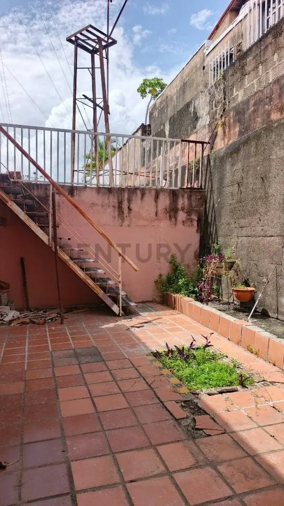 Casa en Villa Alianza, Dúplex Bifamiliar con ambientes independientes - 20