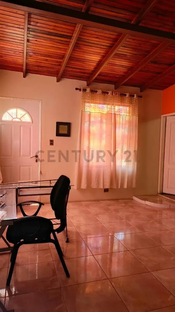 Casa en Villa Alianza, Dúplex Bifamiliar con ambientes independientes - 9