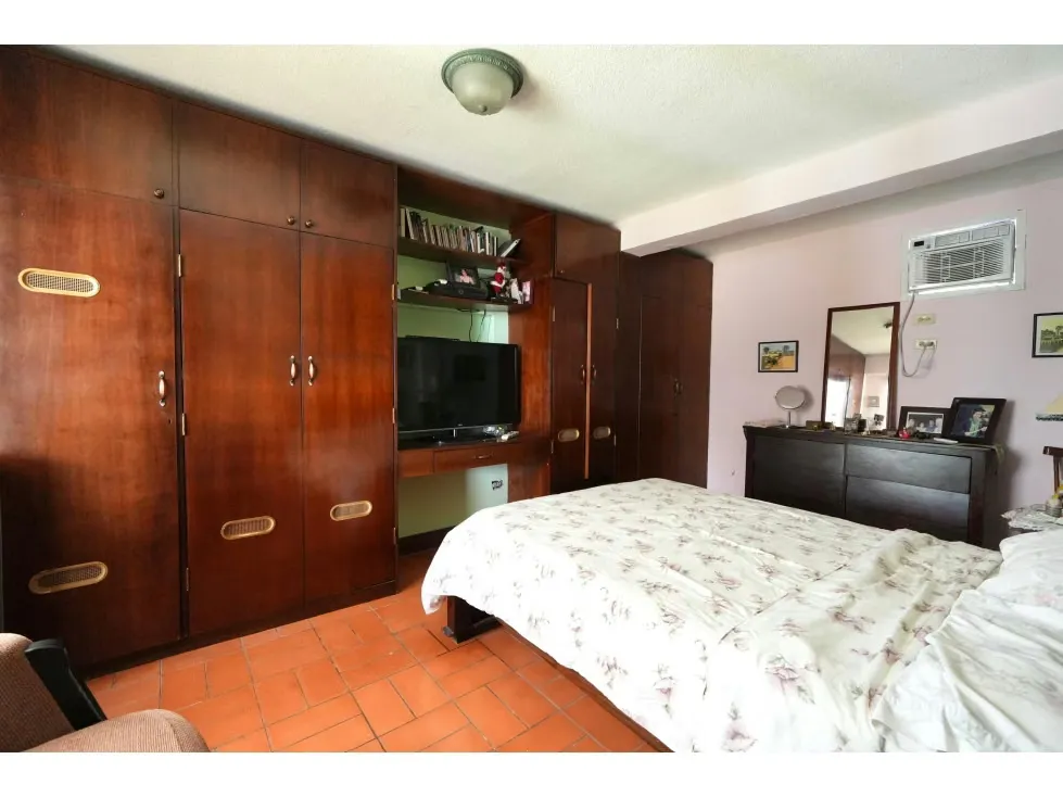 CASA EN VENTA / COLINAS DE BELLO MONTE - 12