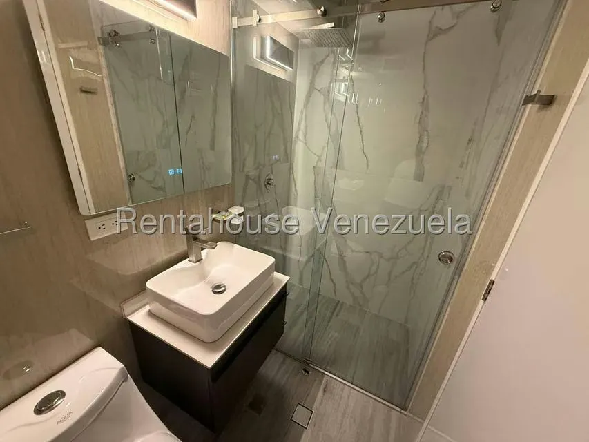 Apartamento (1 Nivel) en Alquiler en Altamira, Distrito Metropolitano - 12