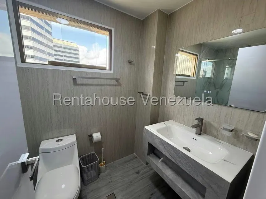 Apartamento (1 Nivel) en Alquiler en Altamira, Distrito Metropolitano - 17