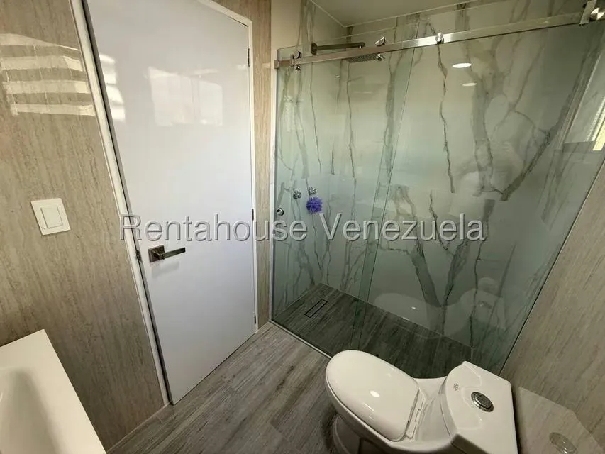 Apartamento (1 Nivel) en Alquiler en Altamira, Distrito Metropolitano - 18