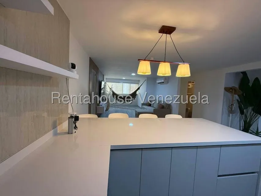 Apartamento (1 Nivel) en Alquiler en Altamira, Distrito Metropolitano - 3