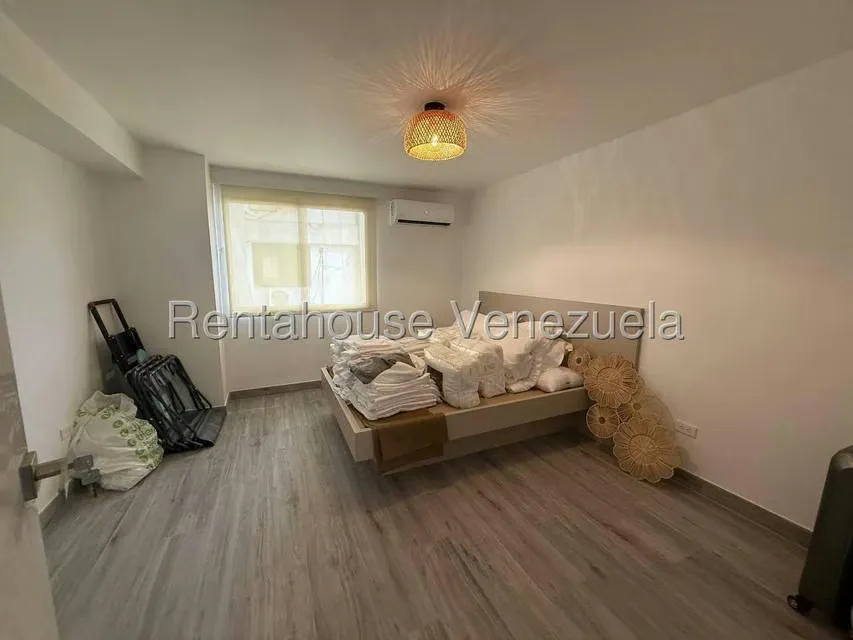 Apartamento (1 Nivel) en Alquiler en Altamira, Distrito Metropolitano - 24