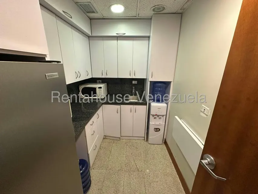 Oficina en Alquiler en Prados del Este, Distrito Metropolitano - 11