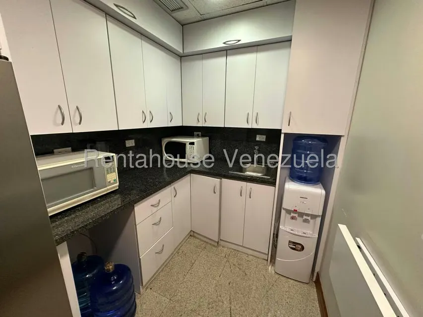 Oficina en Alquiler en Prados del Este, Distrito Metropolitano - 12