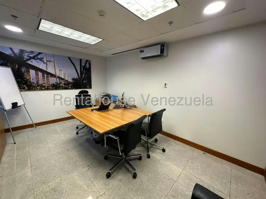 Oficina en Alquiler en Prados del Este, Distrito Metropolitano - 28
