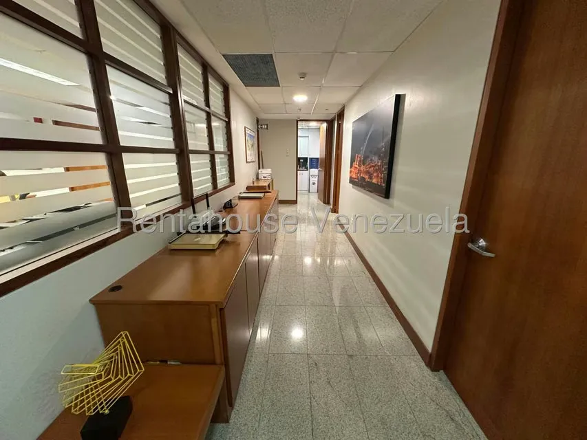 Oficina en Alquiler en Prados del Este, Distrito Metropolitano - 10