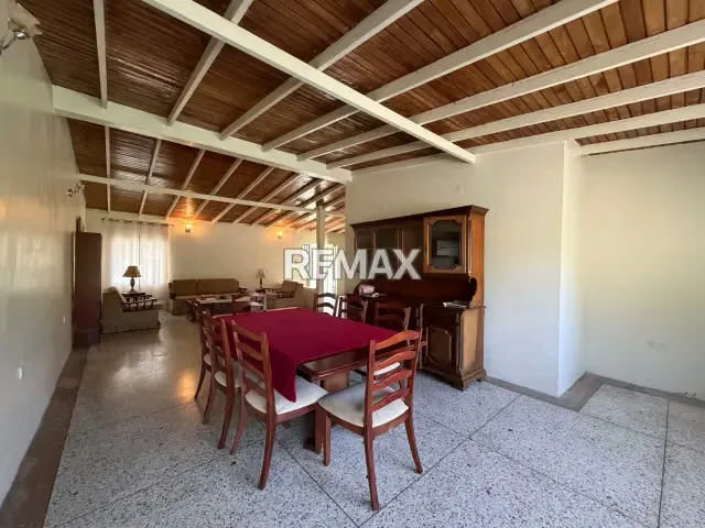 Amplia casa en venta en Res. Campestre La Cumaca - 2