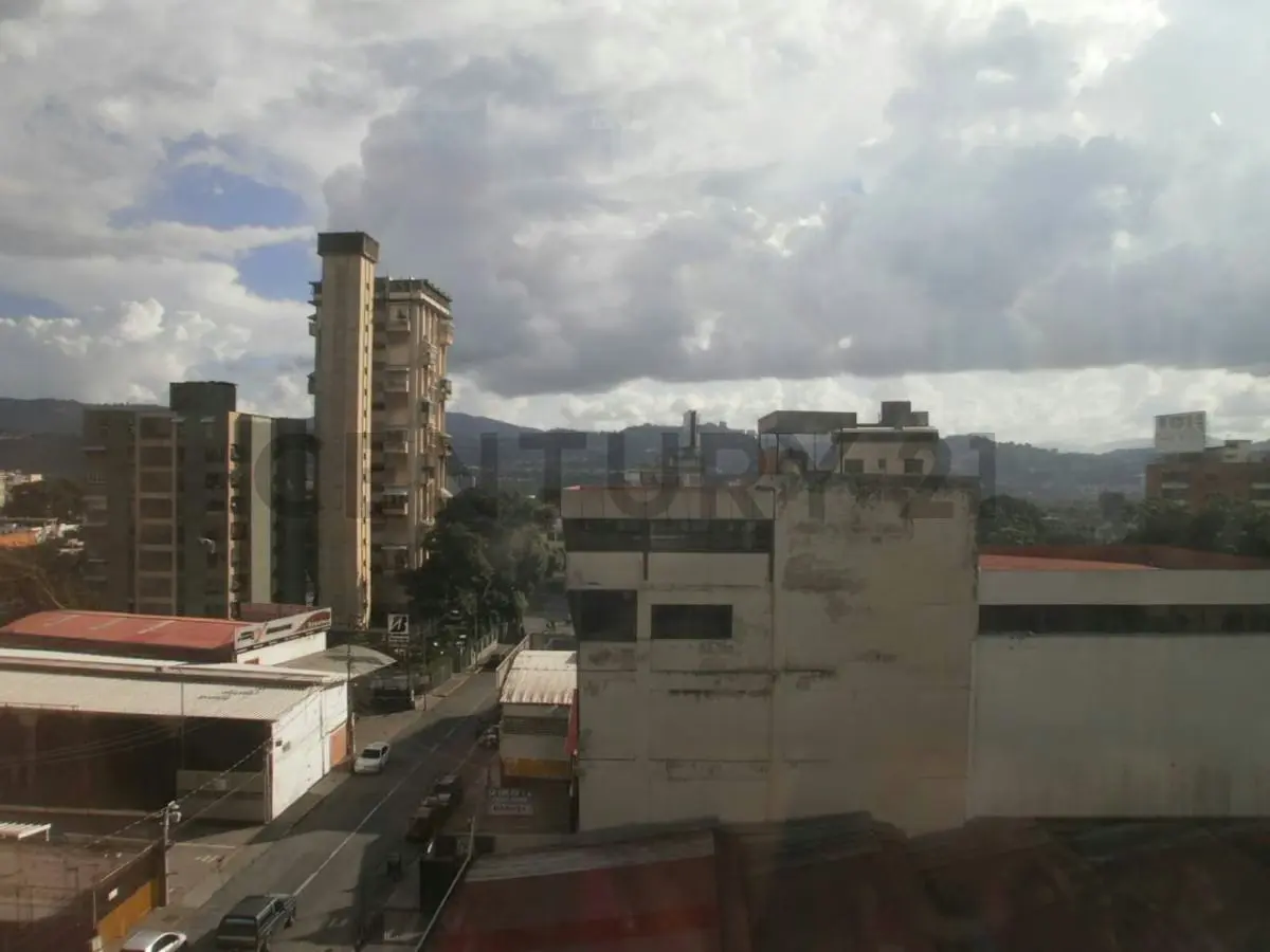 Oficina en venta en Los Dos Caminos, Torre Capital - 11