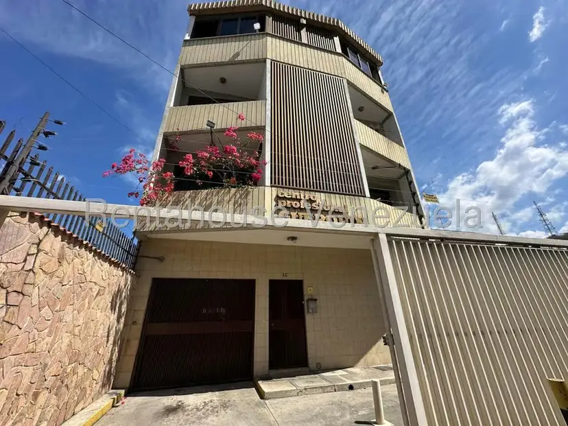 Comercial (Edificio) en Venta en Zona Centro, Aragua