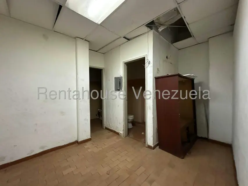 Comercial (Edificio) en Venta en Zona Centro, Aragua - 4