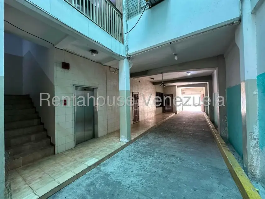 Comercial (Edificio) en Venta en Zona Centro, Aragua - 58