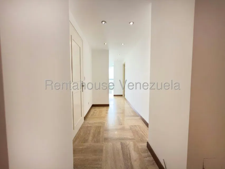 Apartamento (1 Nivel) en Alquiler en Lomas de Las Mercedes, Distrito Metropolitano - 11