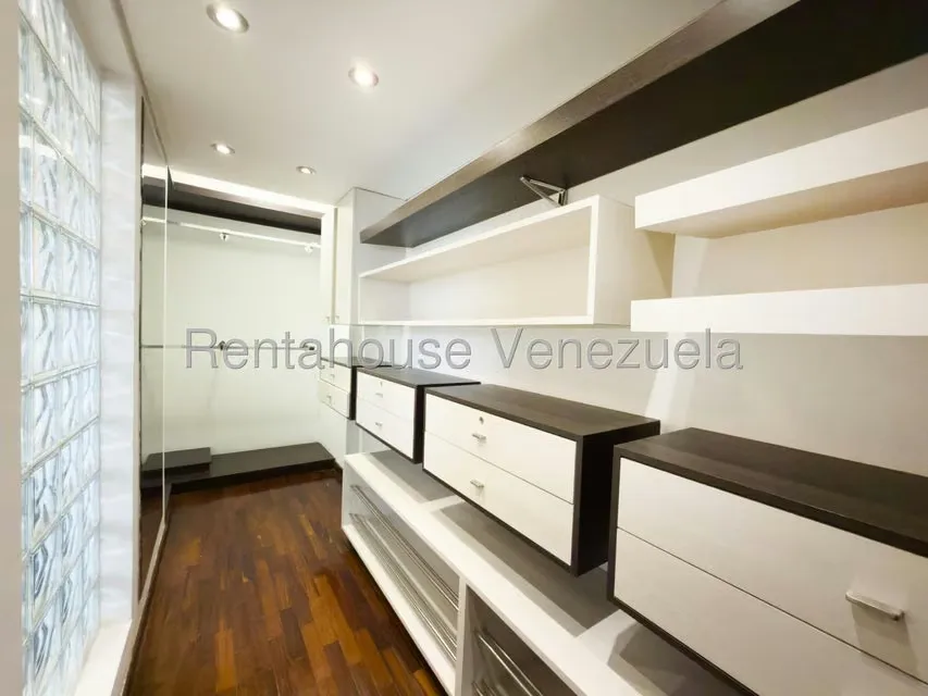 Apartamento (1 Nivel) en Alquiler en Lomas de Las Mercedes, Distrito Metropolitano - 18