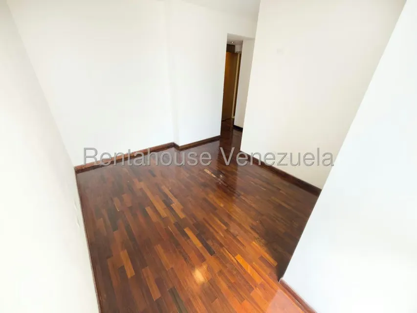 Apartamento (1 Nivel) en Alquiler en Lomas de Las Mercedes, Distrito Metropolitano - 22