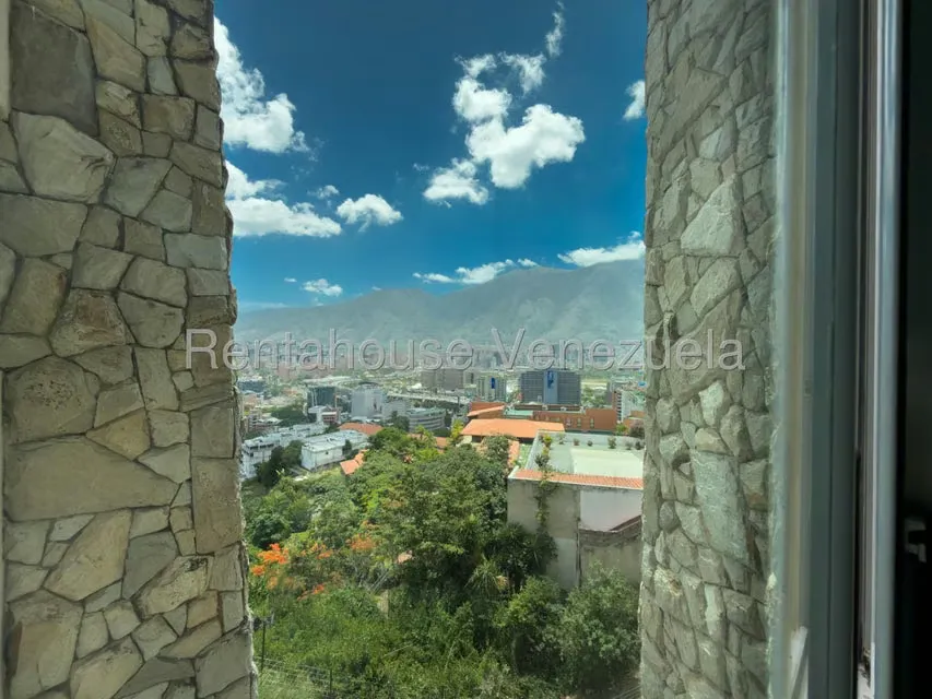 Apartamento (1 Nivel) en Alquiler en Lomas de Las Mercedes, Distrito Metropolitano - 23