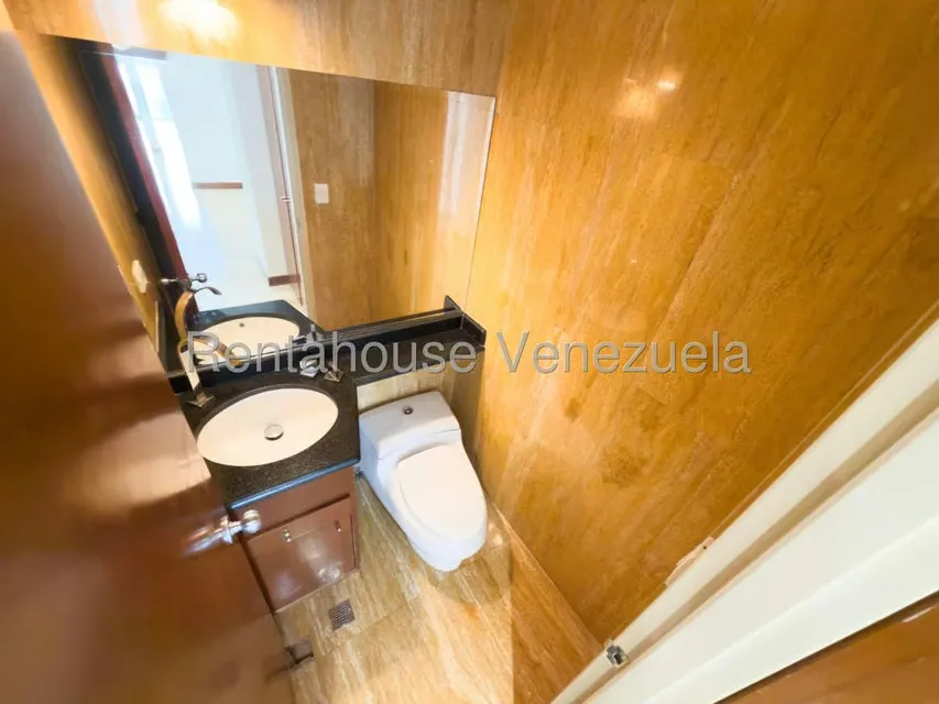 Apartamento (1 Nivel) en Alquiler en Lomas de Las Mercedes, Distrito Metropolitano - 26