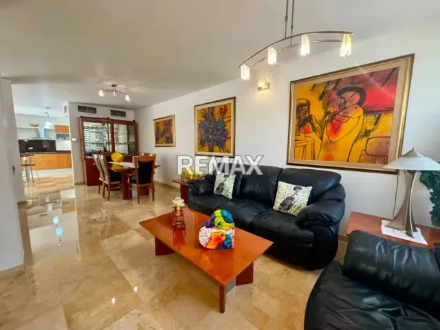 TOWNHOUSE EN VENTA EN VILLA EL ROBLEDAL, FUERZAS ARMADAS - 2