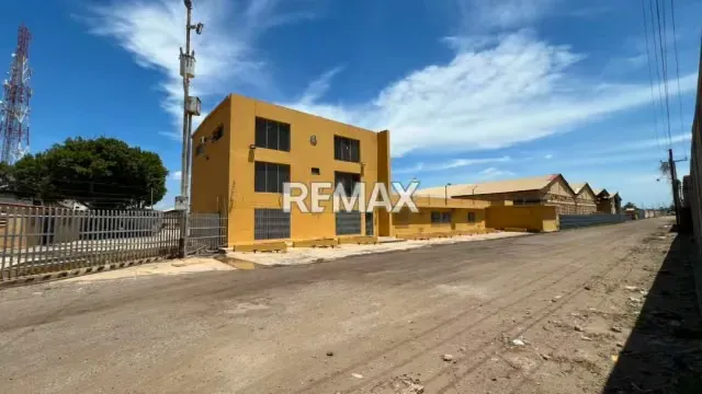 VENTA COMPIEJO DE GALPONES ZONA INDUSTRIAL NORTE