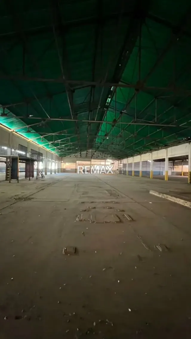 VENTA COMPIEJO DE GALPONES ZONA INDUSTRIAL NORTE - 2