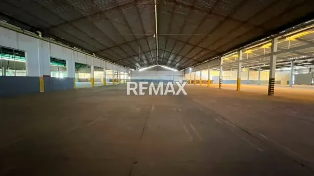 VENTA COMPIEJO DE GALPONES ZONA INDUSTRIAL NORTE - 3