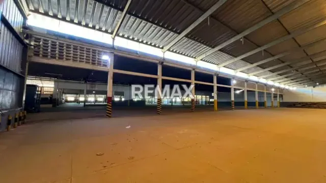 VENTA COMPIEJO DE GALPONES ZONA INDUSTRIAL NORTE - 6