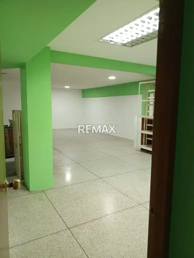 Venta de Local comercial ubicado en centro comercial Mercedes Diaz