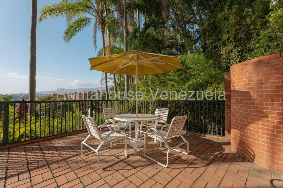 Casa (Multipes Niveles) en Alquiler en La Tahona, Distrito Metropolitano - 28