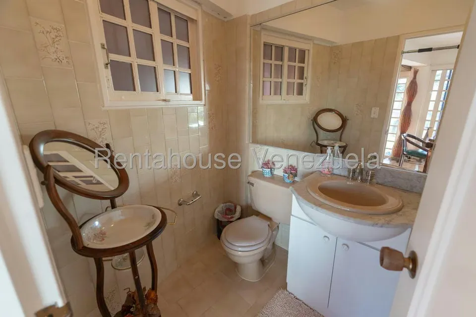 Casa (Multipes Niveles) en Alquiler en La Tahona, Distrito Metropolitano - 9