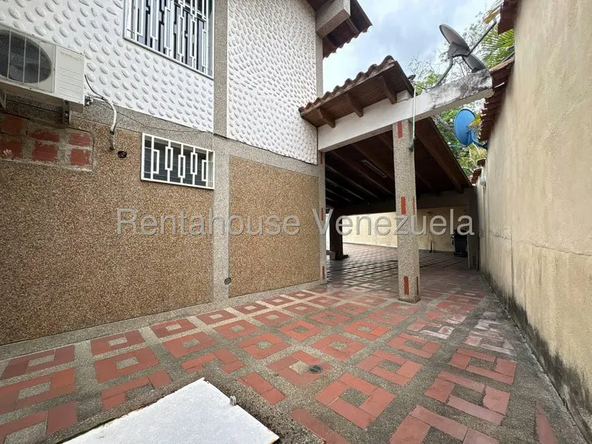Casa (Duplex) en Venta en La Trinidad, Distrito Metropolitano - 36