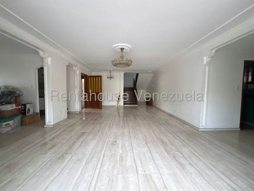 Casa (Duplex) en Venta en La Trinidad, Distrito Metropolitano - 4