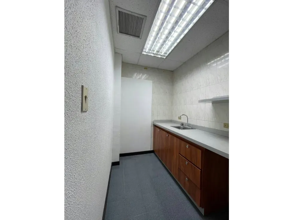 OFICINA - LAS MERCEDES - 257 Mts2 - 7