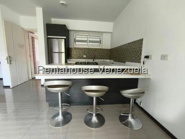 Apartamento (1 Nivel) en Alquiler en Los Guayabitos, Distrito Metropolitano - 13