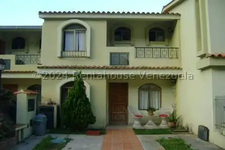 Casa (Duplex) en Venta en Parcelamiento Cortada del guayabo, Miranda