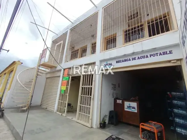 Venta de Casa Comercial de 02 niveles en Santa Rita - 7