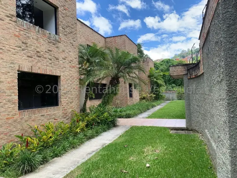 Casa (Duplex) en Venta en La Lagunita Country Club, Distrito Metropolitano