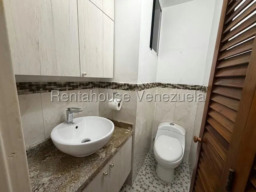 Apartamento (1 Nivel) en Alquiler en El Cigarral, Distrito Metropolitano - 11