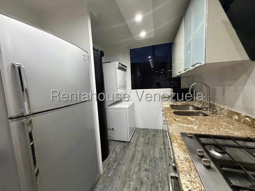 Apartamento (1 Nivel) en Alquiler en El Cigarral, Distrito Metropolitano - 5