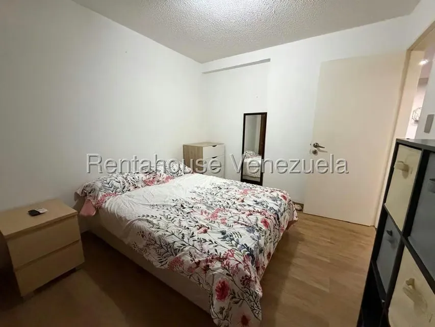Apartamento (1 Nivel) en Alquiler en El Cigarral, Distrito Metropolitano - 7