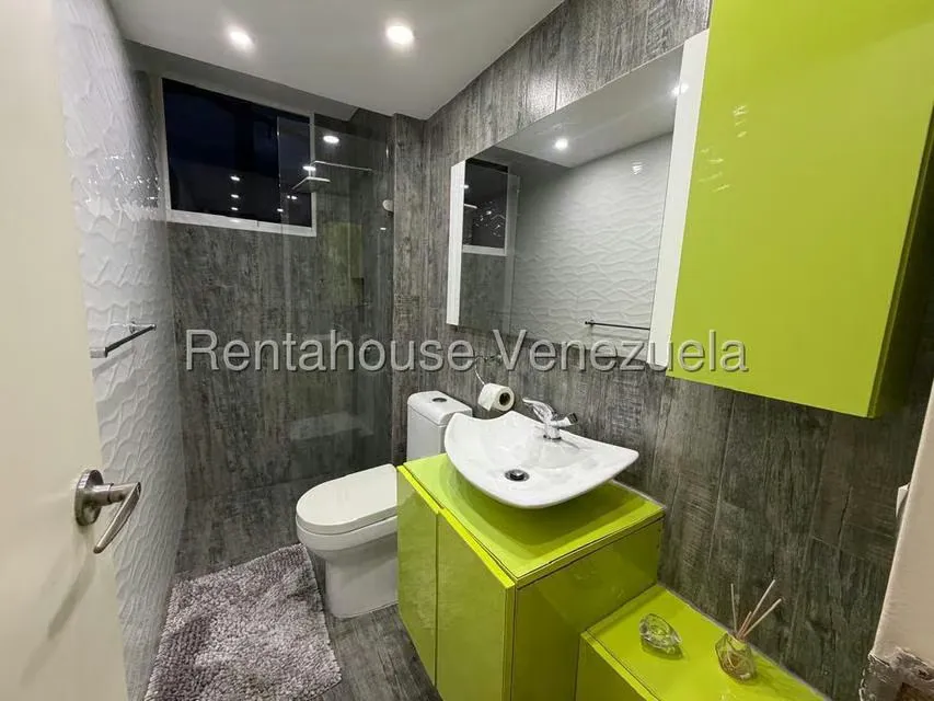 Apartamento (1 Nivel) en Alquiler en El Cigarral, Distrito Metropolitano - 8